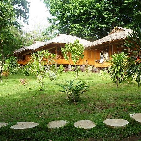 Raja Laut Dive Resort Bunaken Exterior foto