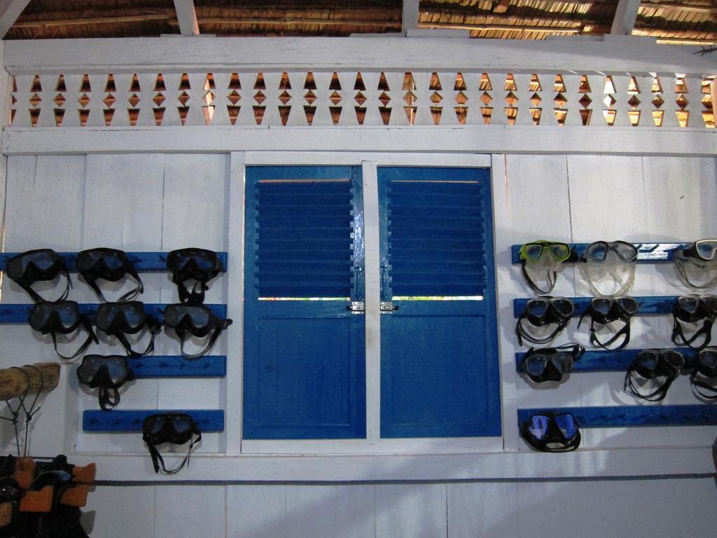 Raja Laut Dive Resort Bunaken Exterior foto